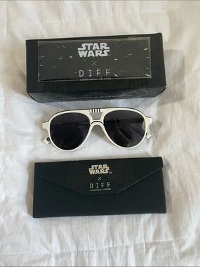 Stormtrooper Star Wars x DIFF White Frame Sunglasses - Black Lenses
